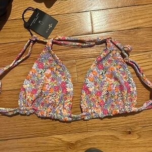 Skatie floral bikini top